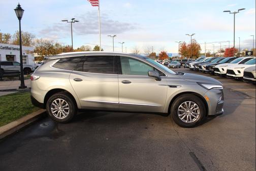 2023 Buick Enclave Essence FWD