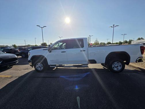 Summit White 2023 GMC Sierra 2500 Pro