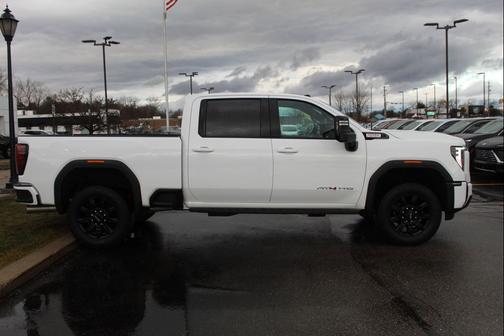 2024 GMC Sierra 3500 AT4