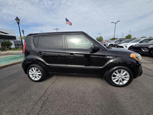 Shadow Pearl Metallic 2013 Kia Soul Base