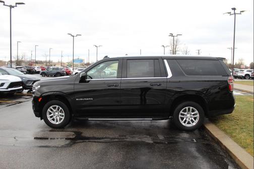 2024 Chevrolet Suburban LT