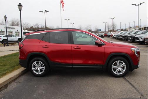 2023 GMC Terrain SLE