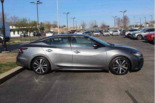 2023 Nissan Maxima SL