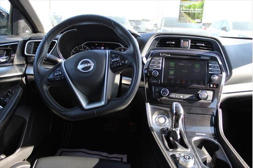 2023 Nissan Maxima SL