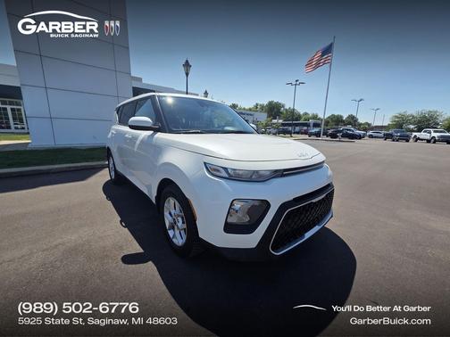 Snow White Pearl 2022 Kia Soul LX