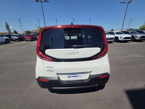 Snow White Pearl 2022 Kia Soul LX