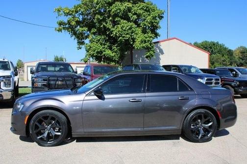 2022 Chrysler 300 Touring