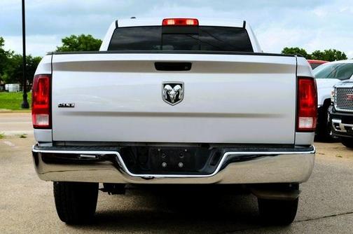 2016 RAM 1500 SLT