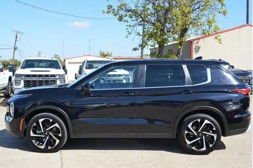 2022 Mitsubishi Outlander SE