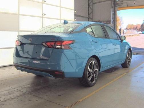 2025 Nissan Versa 1.6 SR