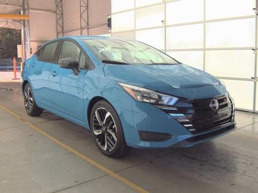 2025 Nissan Versa 1.6 SR