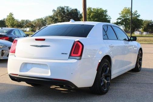 2020 Chrysler 300 Touring