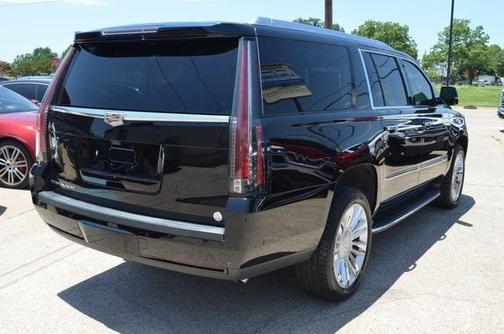 2018 Cadillac Escalade ESV Luxury