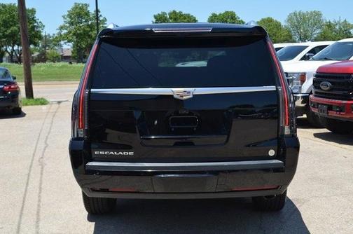 2018 Cadillac Escalade ESV Luxury