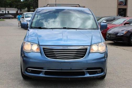 2012 Chrysler Town & Country Touring