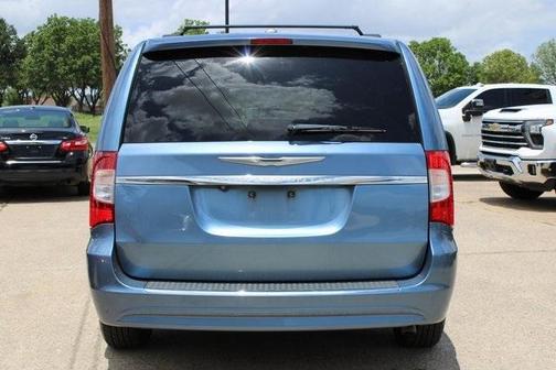 2012 Chrysler Town & Country Touring