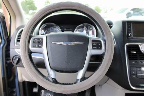 2012 Chrysler Town & Country Touring