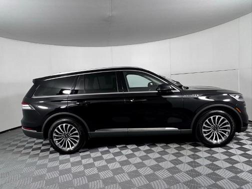 2023 Lincoln Aviator STANDARD