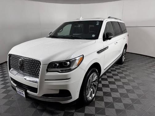 2024 Lincoln Navigator PREMIERE