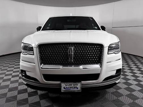 2024 Lincoln Navigator PREMIERE
