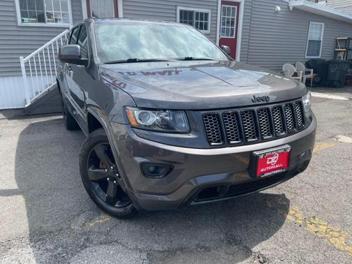 Photo 2 of 32 of 2015 Jeep Grand Cherokee Altitude