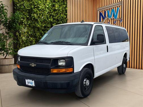 2017 Chevrolet Express 2500 LS