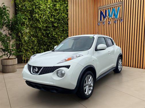 White Pearl 2012 Nissan Juke SV