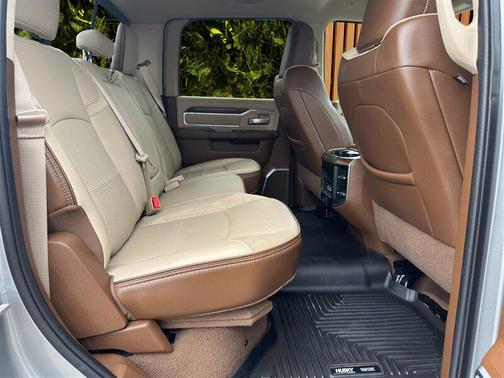 2022 RAM 3500 Laramie Crew Cab 4x4 6'4' Box