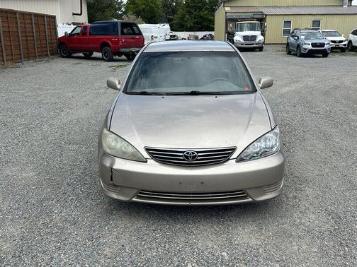 Lunar Mist Metallic 2005 Toyota Camry LE V6