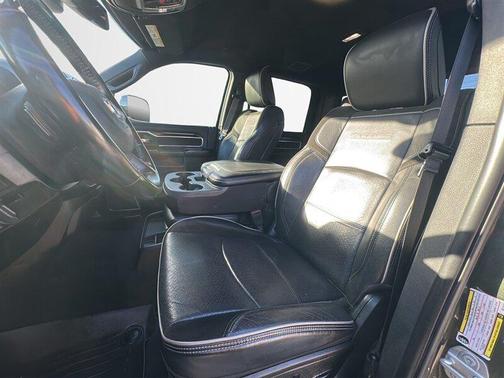 2022 RAM 2500 Laramie Crew Cab 4x4 6'4' Box