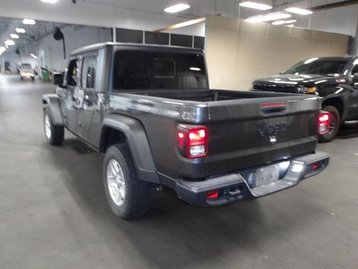 2023 Jeep Gladiator Sport S