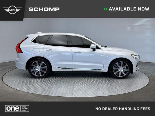 Crystal White Metallic 2021 Volvo XC60 Recharge Plug-In Hybrid T8 Inscription