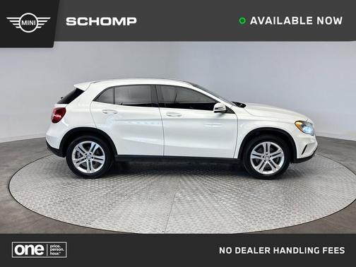 Arctic White 2016 Mercedes-Benz GLA-Class 4MATIC SUV
