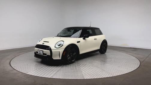 Pepper White 2023 MINI Hardtop Cooper S