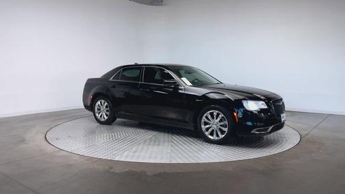 2017 Chrysler 300 Limited
