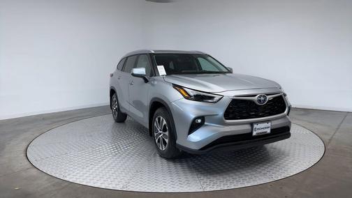 2024 Toyota Highlander Hybrid XLE