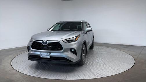2024 Toyota Highlander Hybrid XLE