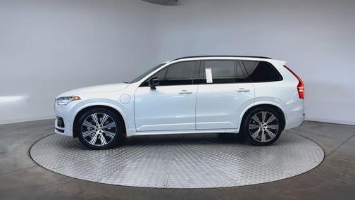 2022 Volvo XC90 Recharge Plug-In Hybrid T8 R-Design 7 Passenger