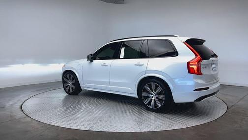 2022 Volvo XC90 Recharge Plug-In Hybrid T8 R-Design 7 Passenger