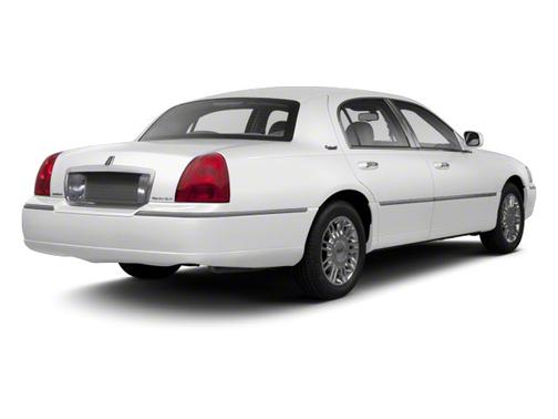 Vibrant White 2010 Lincoln Town Car Signature