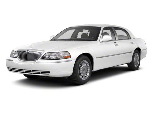 Vibrant White 2010 Lincoln Town Car Signature