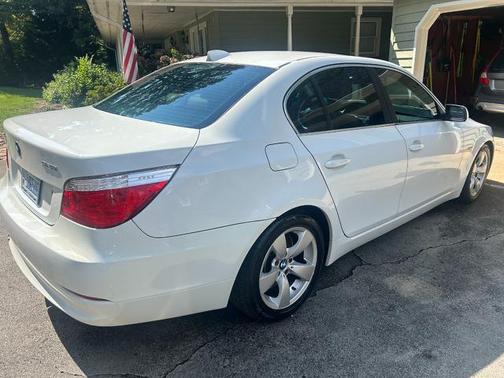 2008 BMW 528 528i