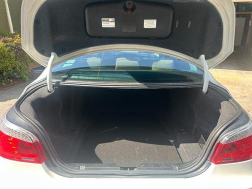 2008 BMW 528 528i