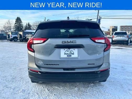 2024 GMC Terrain SLT