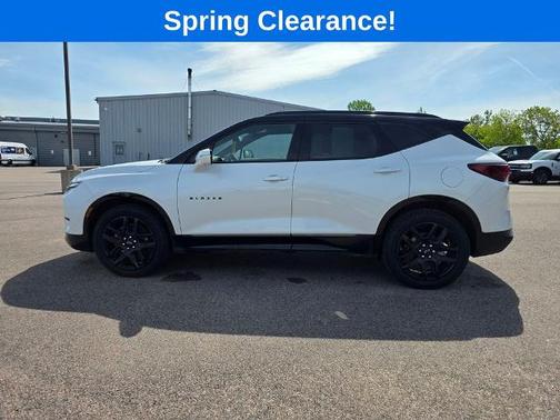 Iridescent Pearl Tricoat 2024 Chevrolet Blazer RS