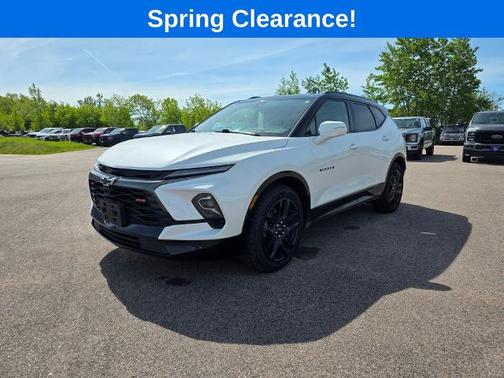 Iridescent Pearl Tricoat 2024 Chevrolet Blazer RS