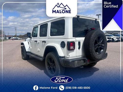 Bright White Clearcoat 2021 Jeep Wrangler Unlimited SAHARA