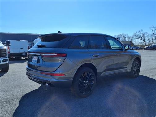 2025 Lincoln Corsair Premiere