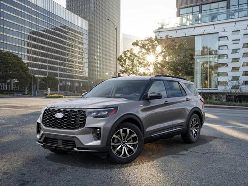 Carbonized Gray Metallic 2027 Ford Explorer ST-Line