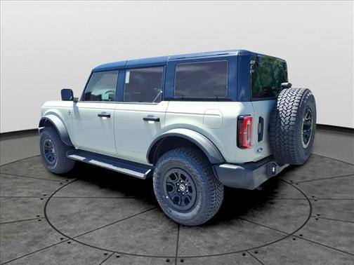 Desert Sand 2026 Ford Bronco Outer Banks